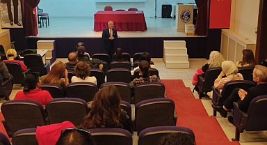 "İzmir'in İki Muhteşem Kahramanını Mutlaka Tanıtmalıyız