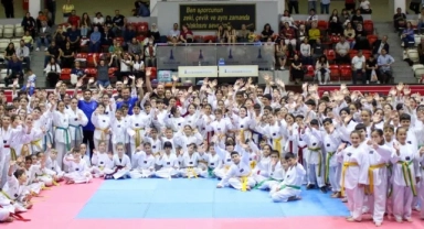 İzmirli çocuklar spor ve eğlence dolu bir gün geçirdi