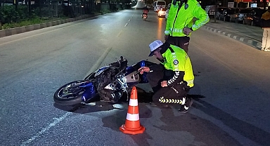 Manisa'da devrilen motosikletteki 1 kişi öldü,