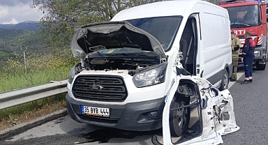 Otoyolda Tır Çarpan Panelvan Sürücüsü Hayatını Kaybetti