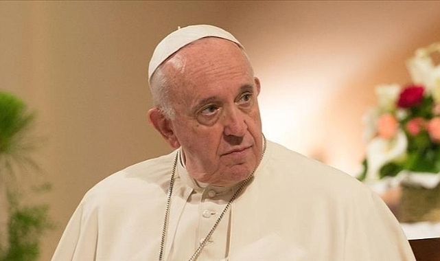 Papa Francis yaşamını yitirdi