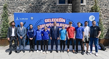 Başkan Tugay’dan “Geleceğin Şampiyonları”na Destek