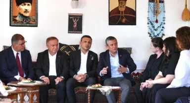 Başkan Tugay, İstanbul'da Özgür Özel'le buluştu