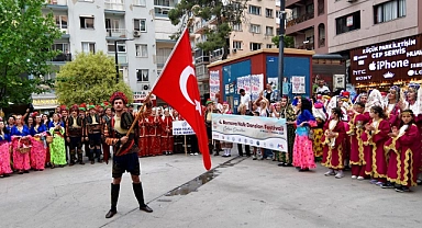 Bornova’da Halayla Coşku Sürüyor