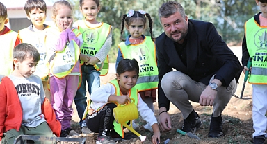 Buca’da minik eller toprakla buluşuyor
