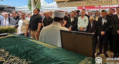 CHP Lideri Özel, Manisa’da Cenazeye Katıldı