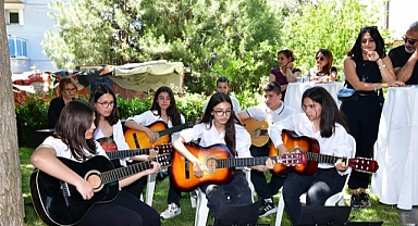 Çiğli’de Cumhuriyet Kütüphanesi Açıldı