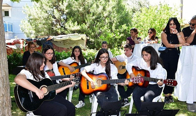 Çiğli’de Cumhuriyet Kütüphanesi Açıldı