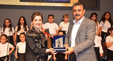 Dikili’de küçük yıldızlar büyük alkış aldı