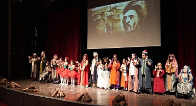 Engelsiz Yürekler Torbalı’da Sahne Aldı