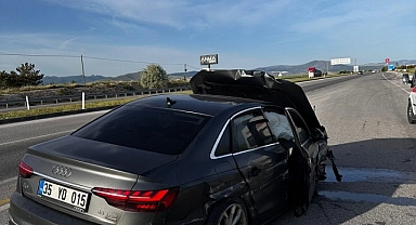 Eski Vekil Denizli ve Eşi Trafik Kazasında Yaralandı