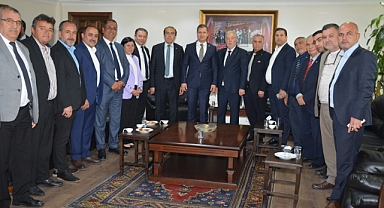 Esnaftan Deniz Yücel’e sıcak karşılama