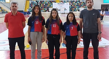 Farklı İllerden Geldiler, Aynı Sırada Oturuyorlar