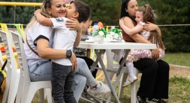 Bornova'da Anneler Günü kutlandı