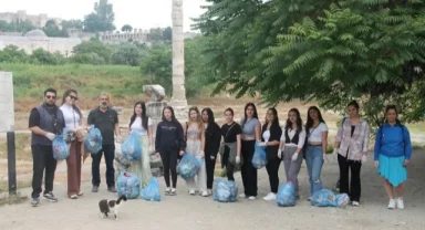 İzmir Efes MYO'dan kültürel miras alanında temizlik