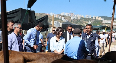 Karabağlar’dan Bayram Öncesi Örnek Hizmet