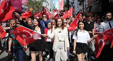 Karşıyaka’da omuz omuza 19 Mayıs yürüyüşü