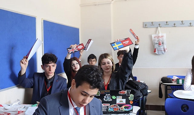 SHAOFMUN'25'te Genç Diplomatlar Buluştu