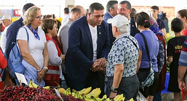 Başkan Uzun Pazaryerinde