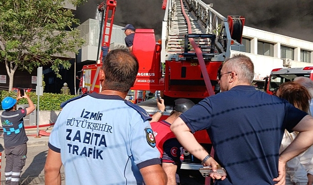 Büyükşehir Zabıtası Yangın Bölgesinde Seferber Oldu