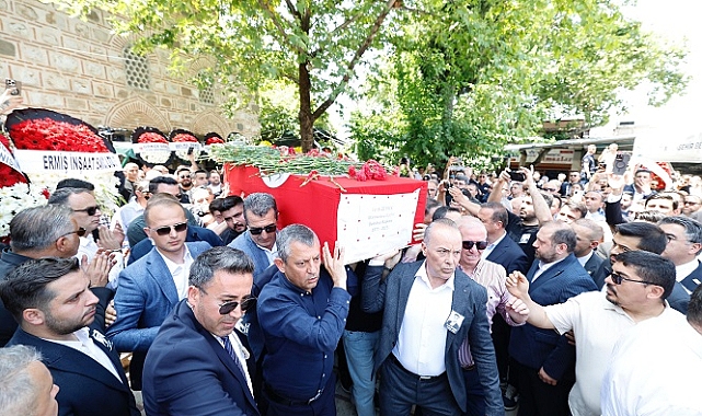 Ferdi Zeyrek gözyaşları ve alkışlarla uğurlandı