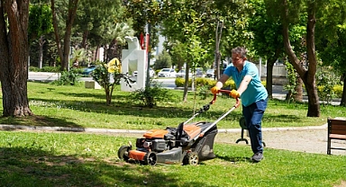 Gaziemir’in Parklarında Yoğun Çalışma