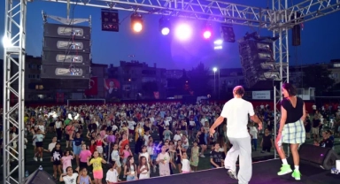 İzmir Çiğli müziğe ve dansa doydu