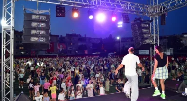 İzmir Çiğli müziğe ve dansa doydu