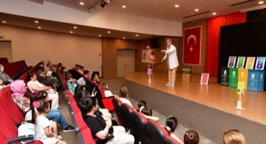 Çiğli'de çocuklara geri dönüşüm bilinci oyunla aşılandı