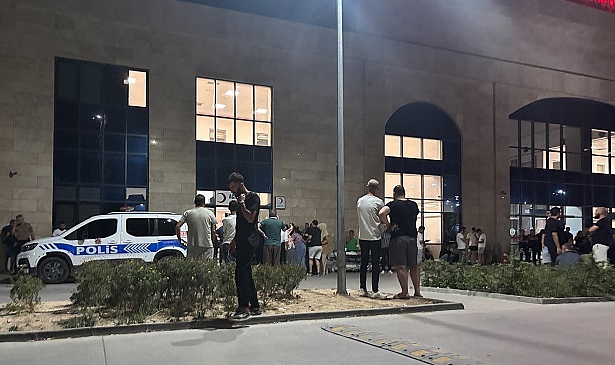 İzmir’de Bıçaklı Kavga: 1 Ölü, 2 Yaralı