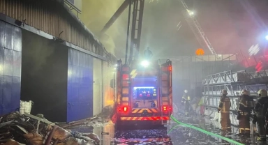 İzmir İtfaiyesi Yangınları Kontrol Altına Aldı