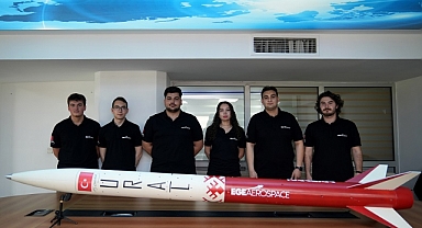 İzmirli Gençlerden ABD’de Roket Yarışı