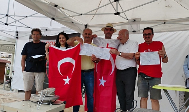 Menemenli Ustalar Fransa’da Zirvede!