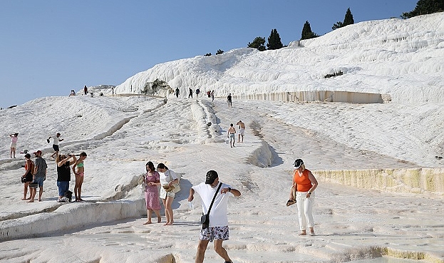 Pamukkale’ye Bayramda Ziyaretçi Akını