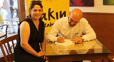 Tunç Soyer, “Başka Bir Dünya Mümkün” Kitabını İmzaladı