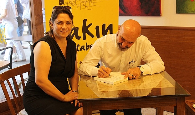 Tunç Soyer, “Başka Bir Dünya Mümkün” Kitabını İmzaladı