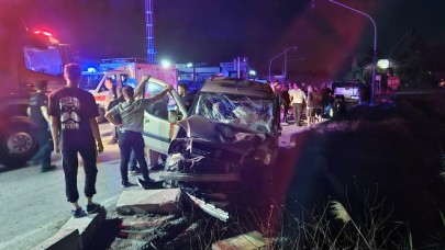 İzmir'de İki Ayrı Trafik Kazası: 1 Ölü, 15 Yaralı