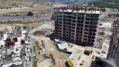 İzmir’de Mağdurlar Konutlarını Kendileri Tamamlamak İstiyor