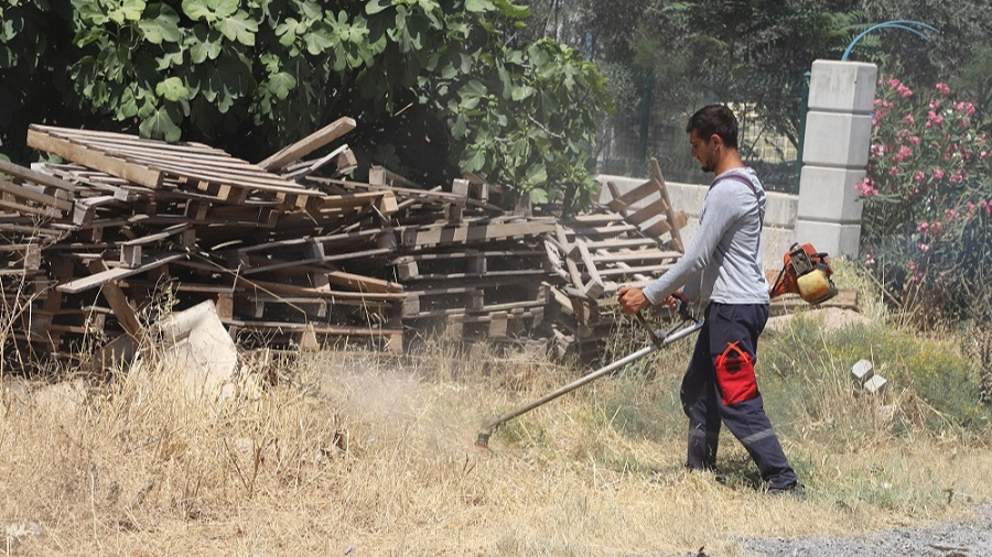 Menderes’te Ot Temizliği Seferberliği