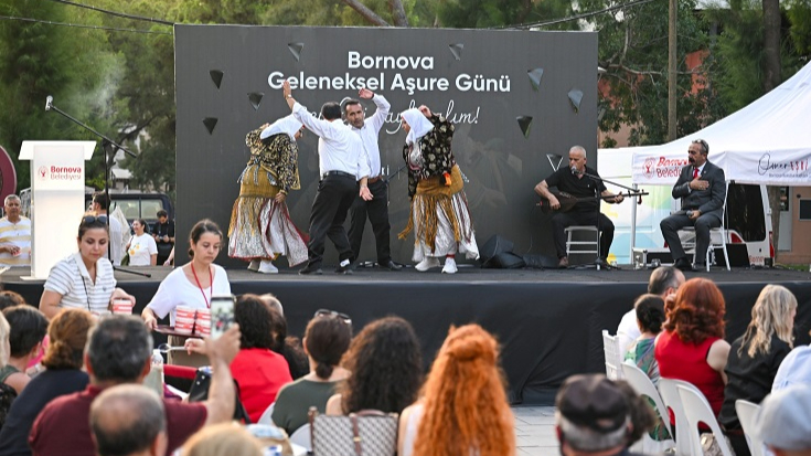Bornova’da Aşure Sofrası Kardeşlik İçin Kuruldu