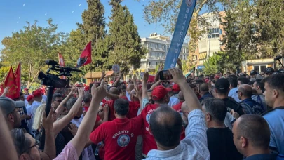 İBB Meclisini bastılar,yaralılar var