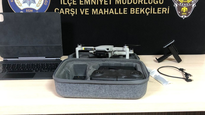 Karabağlar'da Araç Hırsızlığı Zanlısı Suçüstü Yakalandı