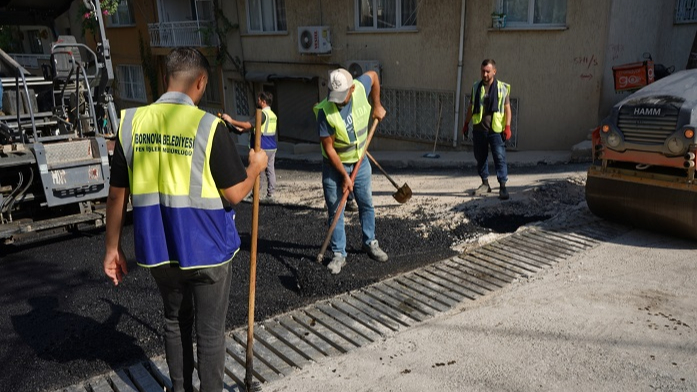 Bornova’da Yollar Yenileniyor