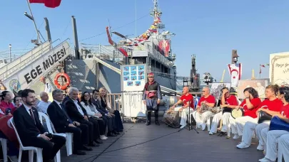 İzmir'de Kıbrıs Zaferi Kutlandı