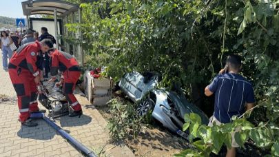 Muğla'da Şarampole Devrilen Araçta 2 Kişi Hayatını Kaybetti