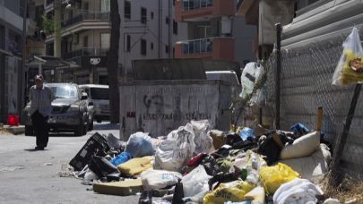 Karşıyaka'da Çöp Sorunu Büyüyor