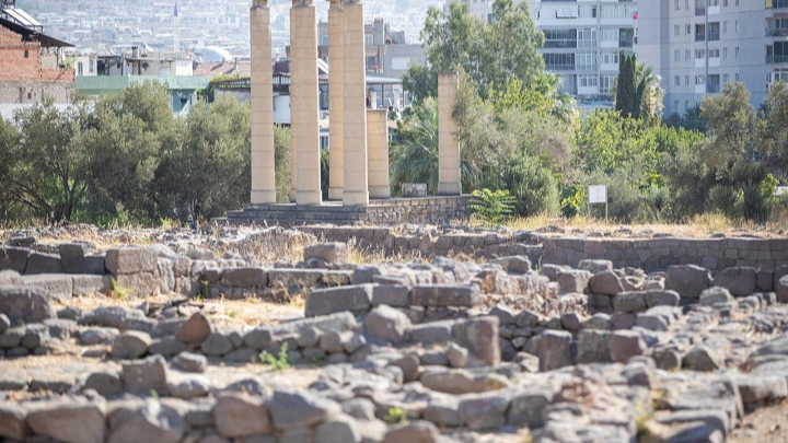 Başkan Tugay’dan Smyrna Kazılarına Ziyaret
