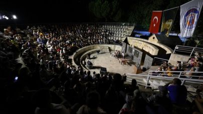 “İlmik İlmik” Ayakta Alkışlandı