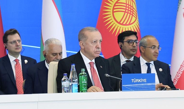 "Zalimler karşısında dimdik durmaya devam edeceğiz"