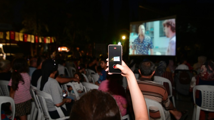 Bornova’da Yaz Akşamlarına Sinema Keyfi